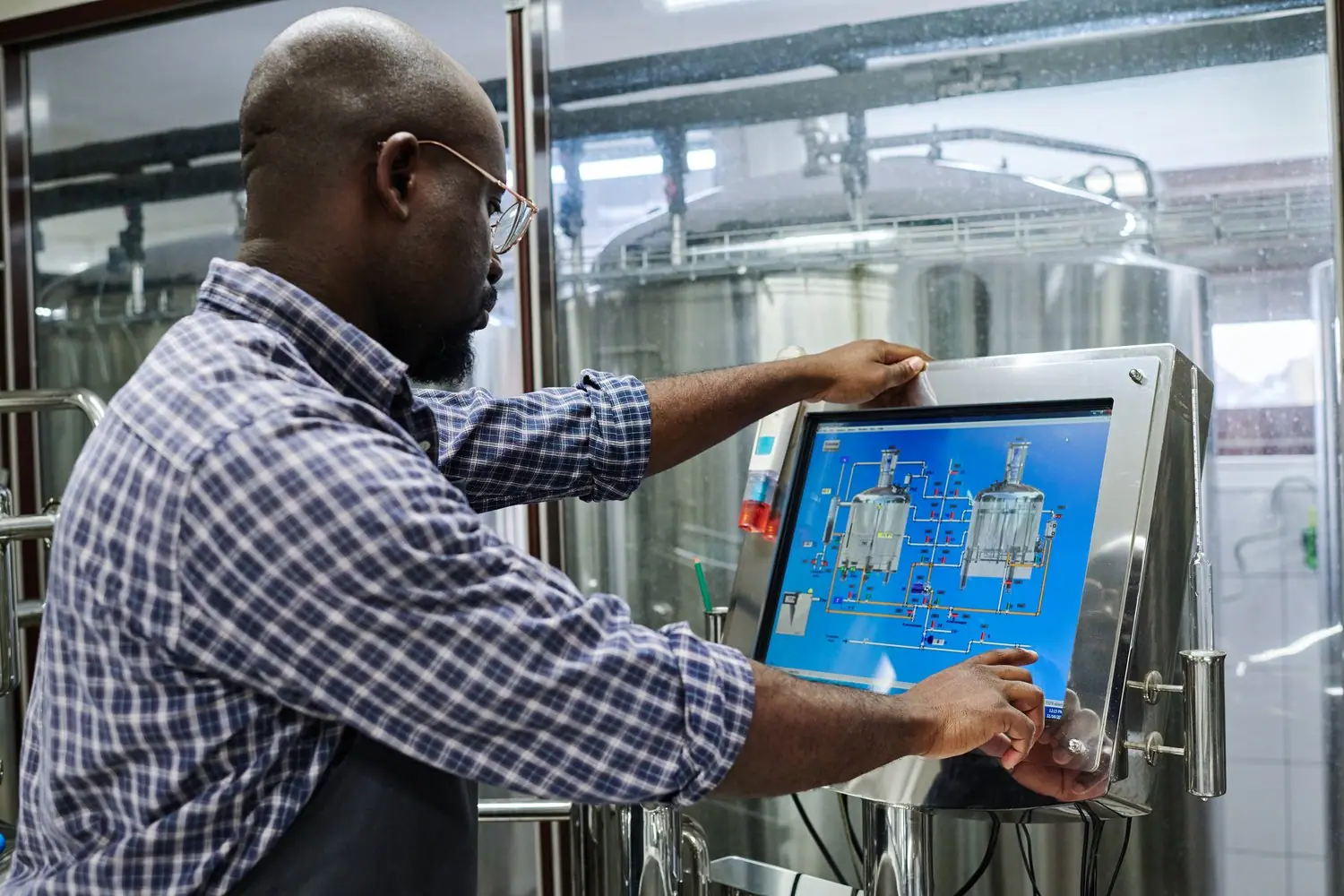 Tablet jako terminal do sterowania robotami przemysłowymi
