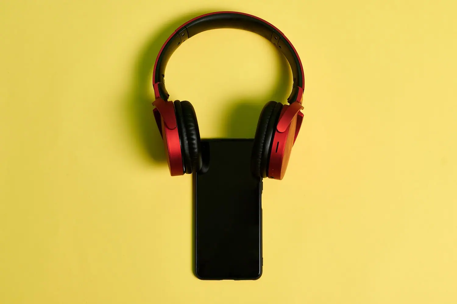 Jak skonfigurować dual audio w smartfonie
