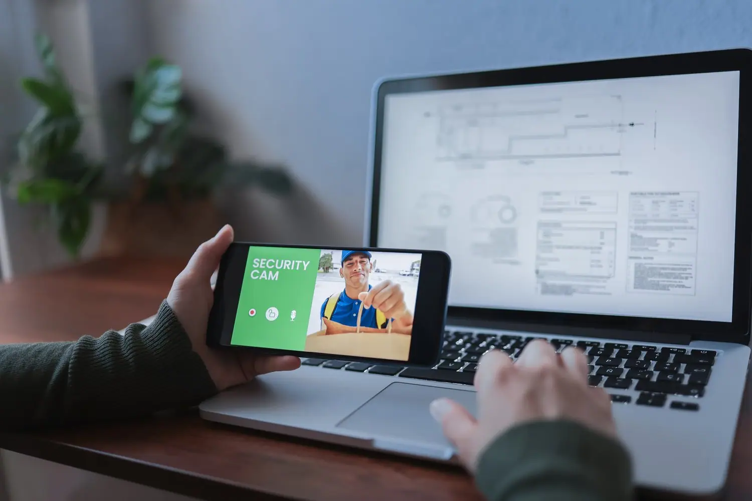 Różnice między internetem stacjonarnym a mobilnym - co się bardziej opłaca