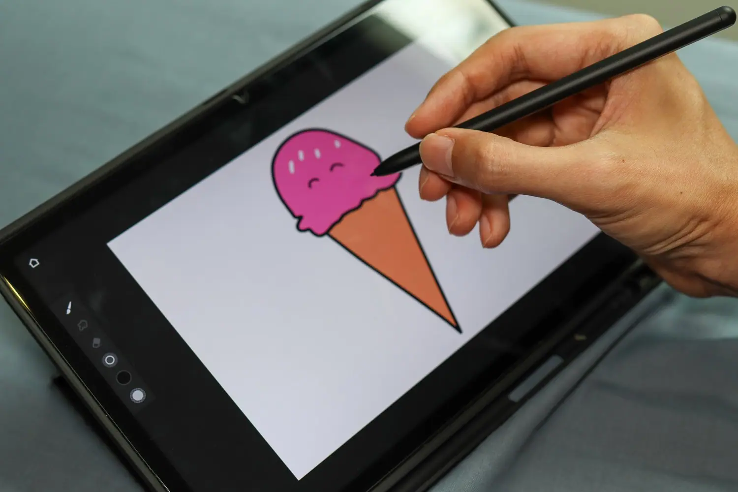 Tablet do rysowania czy graficzny - która opcja lepsza dla hobbysty