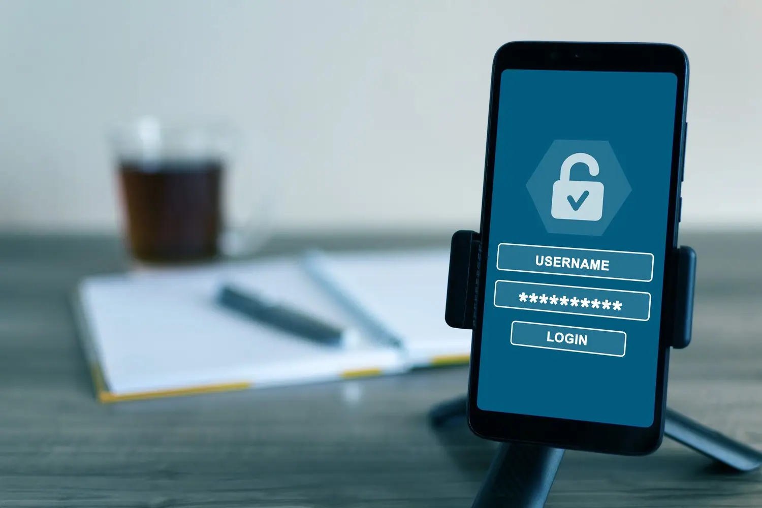 Jak bezpiecznie korzystać z bankowości internetowej na telefonie