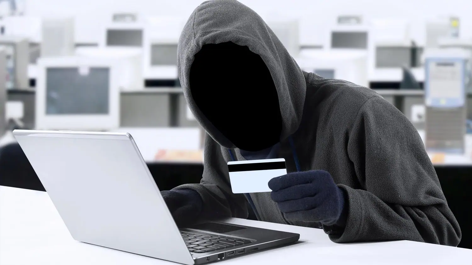 Jak rozpoznać fałszywy sklep internetowy przed zakupem