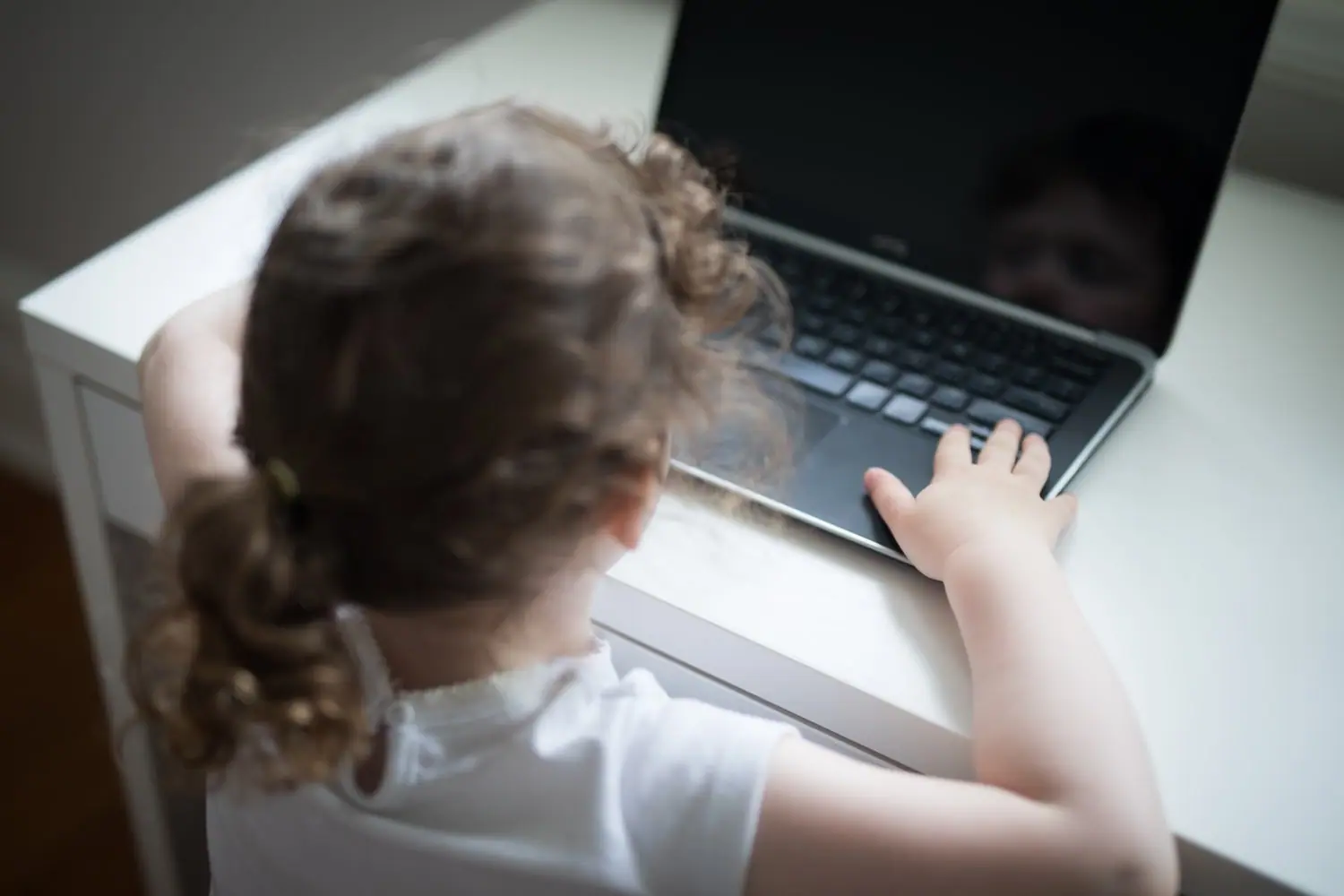 Jak chronić dzieci przed niebezpiecznymi treściami w internecie